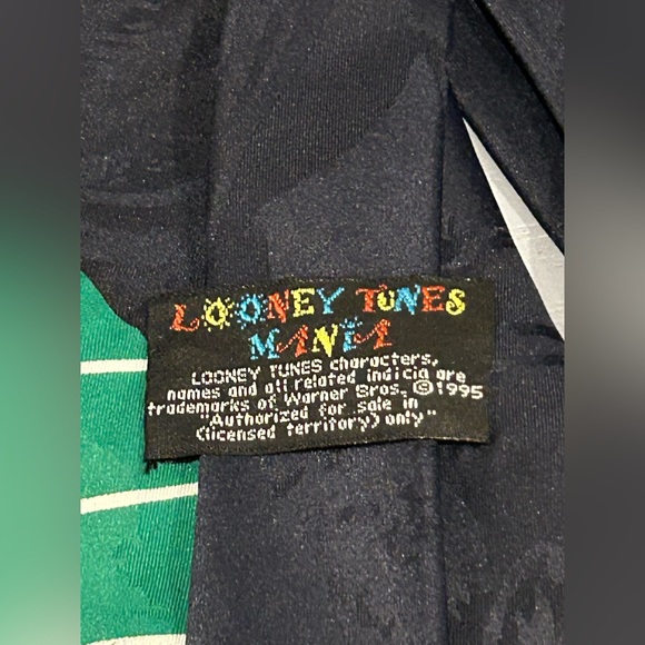 Vintage 1995 Vintage Looney Tunes Mania Taz Football Themed Men's Neck Tie - Picture 7 of 7